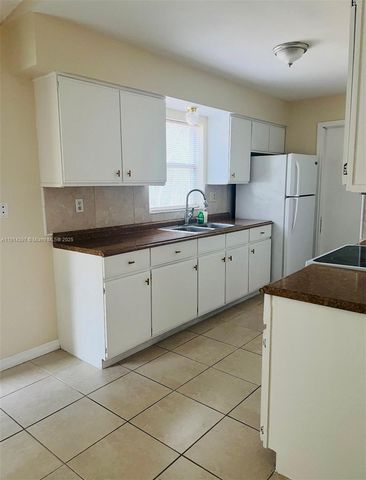 807 Mountbatten Lane, Kissimmee, FL 34758