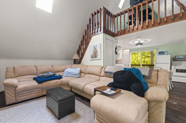 1424 Jasper Lake Drive, Burnside, KY 42519