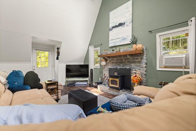 1424 Jasper Lake Drive, Burnside, KY 42519