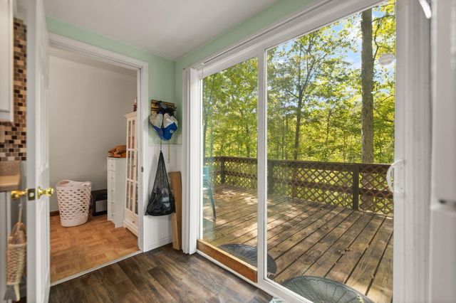 1424 Jasper Lake Drive, Burnside, KY 42519