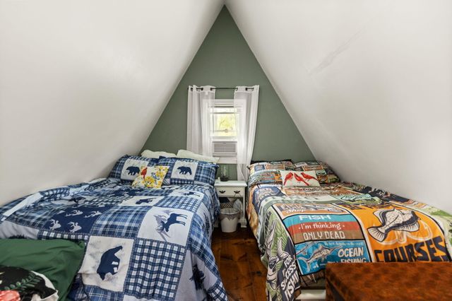 1424 Jasper Lake Drive, Burnside, KY 42519