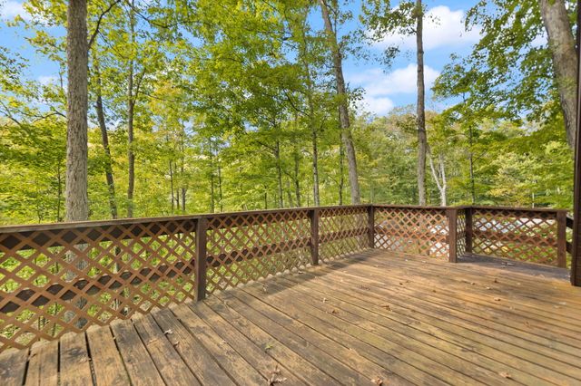 1424 Jasper Lake Drive, Burnside, KY 42519