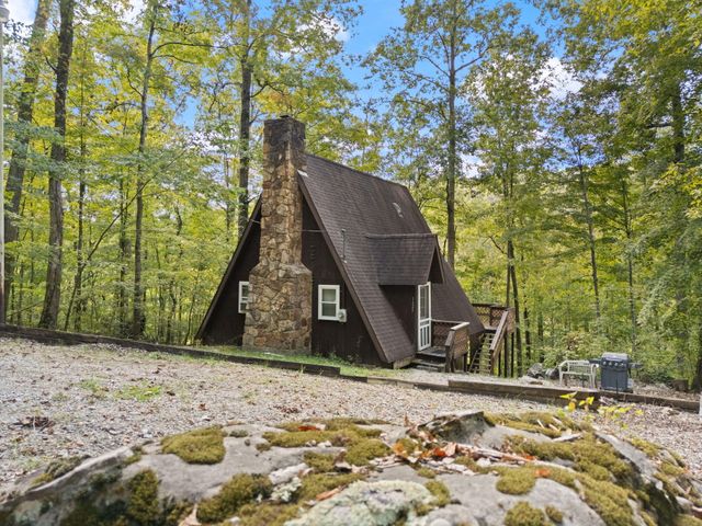 1424 Jasper Lake Drive, Burnside, KY 42519