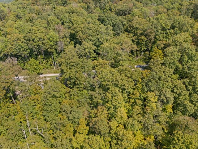 1424 Jasper Lake Drive, Burnside, KY 42519