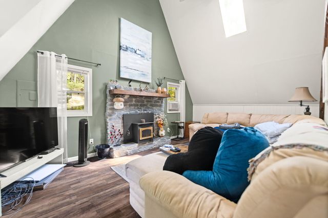 1424 Jasper Lake Drive, Burnside, KY 42519