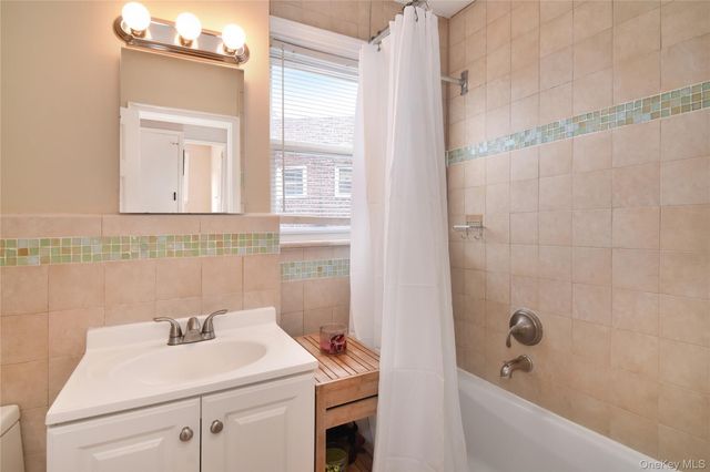 17 Leewood Circle 4R, Eastchester, NY 10709