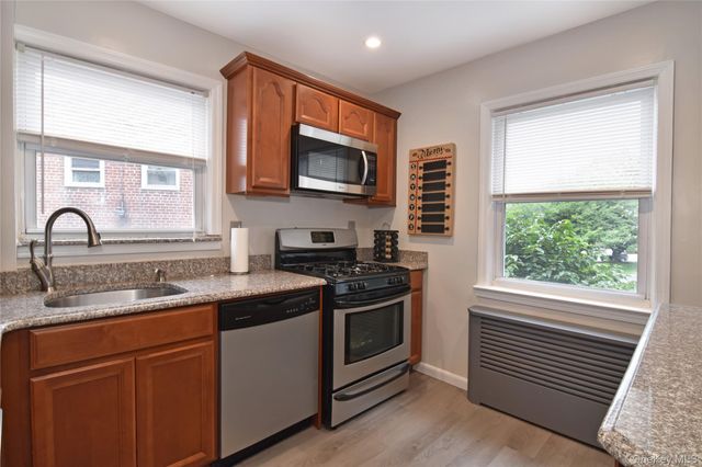 17 Leewood Circle 4R, Eastchester, NY 10709