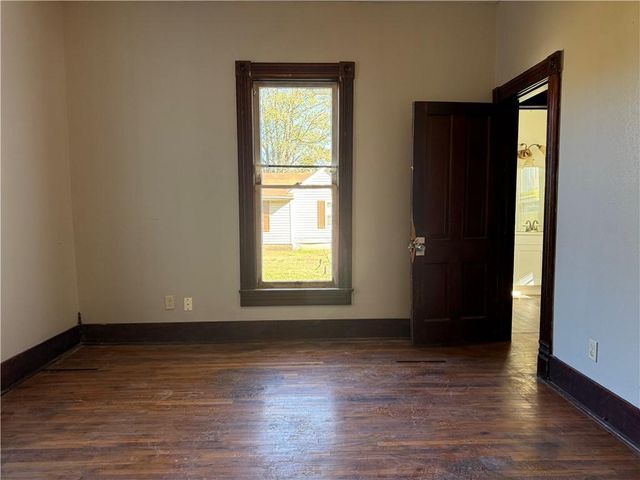 113 W 4th Street, Coffeyville, KS 67337