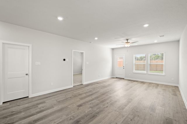 213 Elm Spring Drive, Hockley, TX 77447