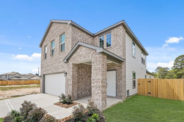 213 Elm Spring Drive, Hockley, TX 77447