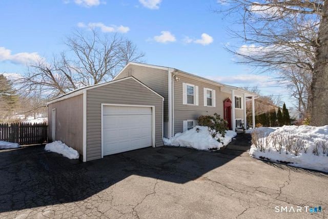 166 Glenwood Road, Clinton, CT 06413