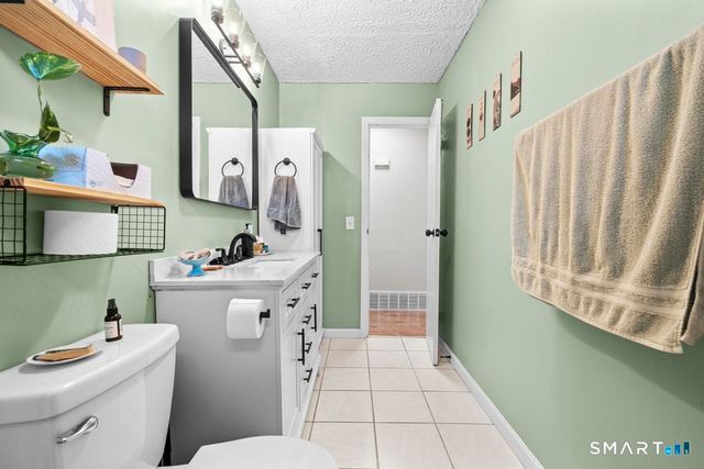 166 Glenwood Road, Clinton, CT 06413