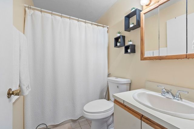49 Meadow Pond Dr K, Leominster, MA 01453