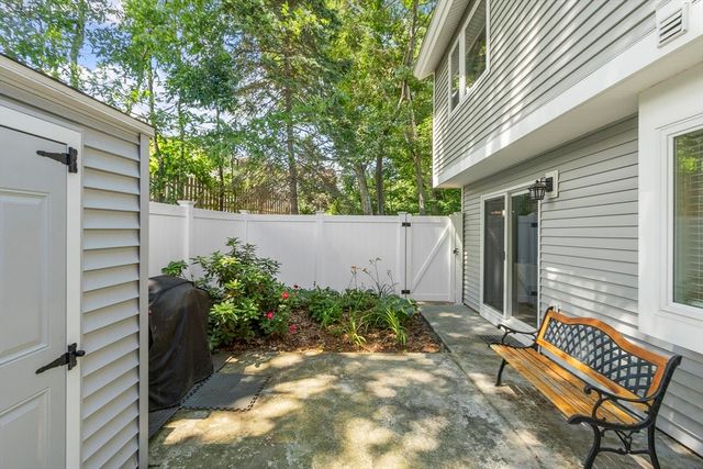 49 Meadow Pond Dr K, Leominster, MA 01453