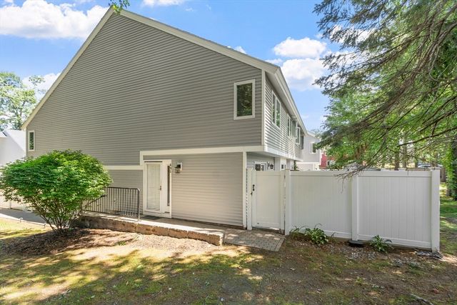 49 Meadow Pond Dr K, Leominster, MA 01453