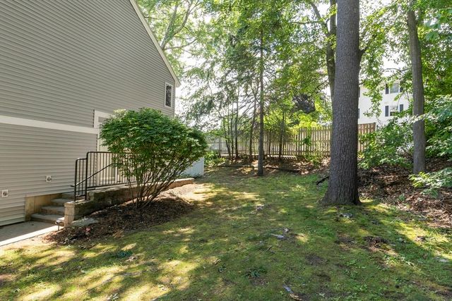 49 Meadow Pond Dr K, Leominster, MA 01453