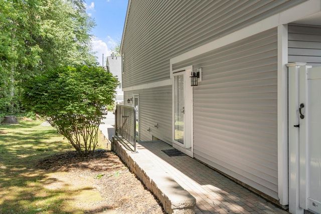 49 Meadow Pond Dr K, Leominster, MA 01453