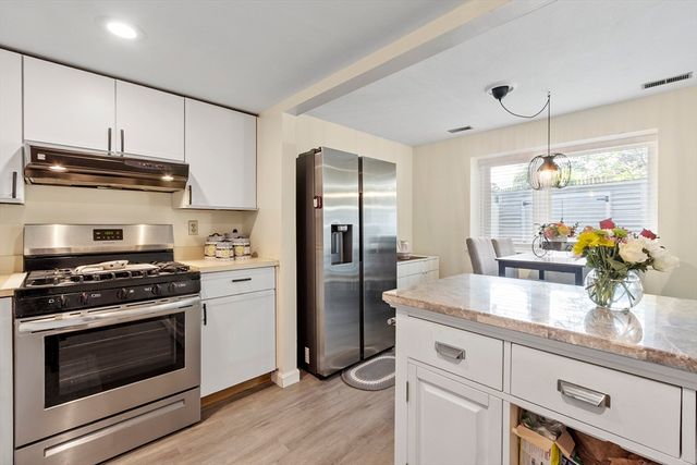 49 Meadow Pond Dr K, Leominster, MA 01453