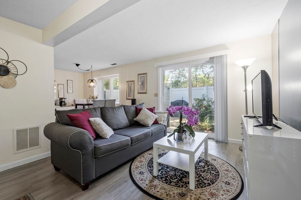 49 Meadow Pond Dr K, Leominster, MA 01453