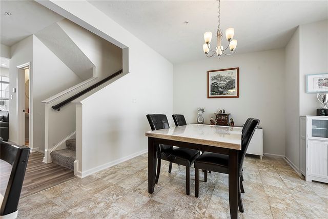 30 Hawthorne Dr, Chartiers, PA 15301