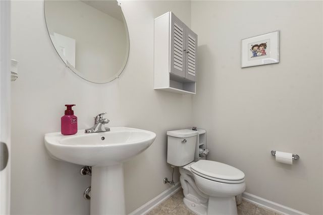 30 Hawthorne Dr, Chartiers, PA 15301