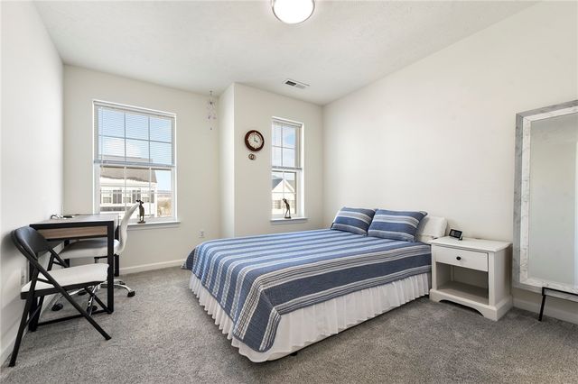 30 Hawthorne Dr, Chartiers, PA 15301