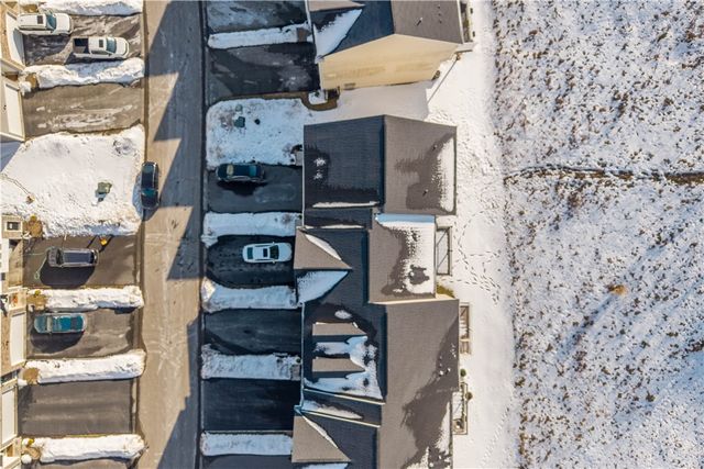 30 Hawthorne Dr, Chartiers, PA 15301