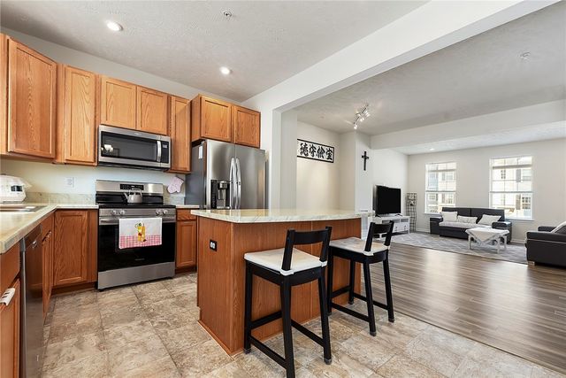 30 Hawthorne Dr, Chartiers, PA 15301