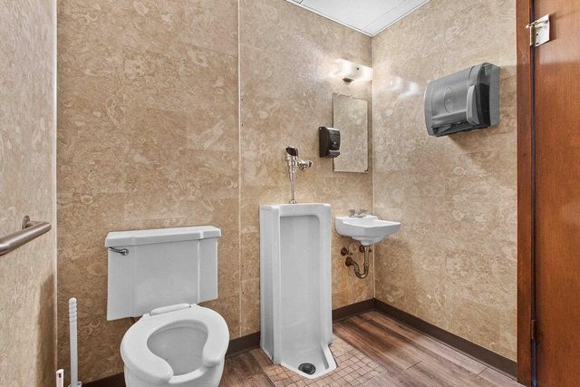 202 W LIEG AVENUE, Shawano, WI 54166