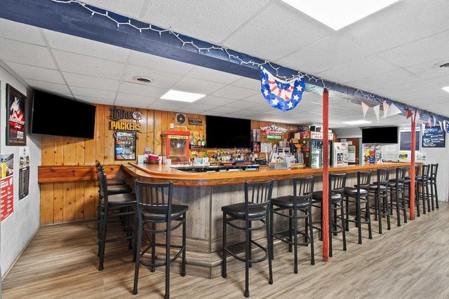 202 W LIEG AVENUE, Shawano, WI 54166