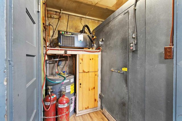 202 W LIEG AVENUE, Shawano, WI 54166