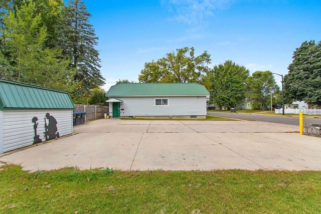 202 W LIEG AVENUE, Shawano, WI 54166