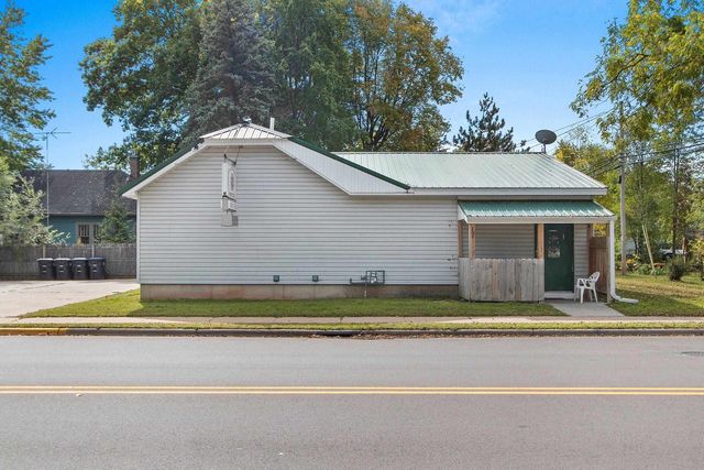 202 W LIEG AVENUE, Shawano, WI 54166