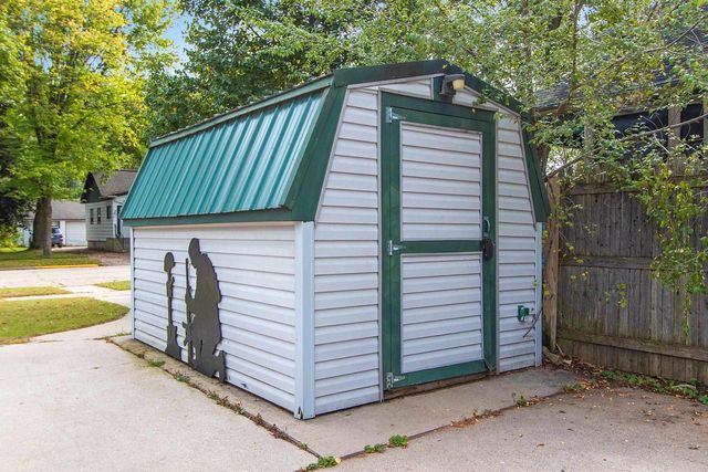 202 W LIEG AVENUE, Shawano, WI 54166