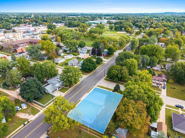 202 W LIEG AVENUE, Shawano, WI 54166