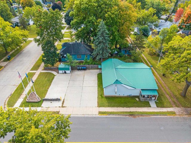 202 W LIEG AVENUE, Shawano, WI 54166