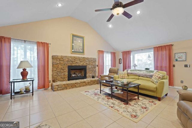 10 Pinetree Road, Midway, GA 31320