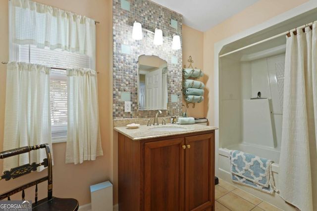 10 Pinetree Road, Midway, GA 31320