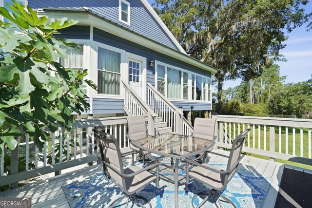 10 Pinetree Road, Midway, GA 31320