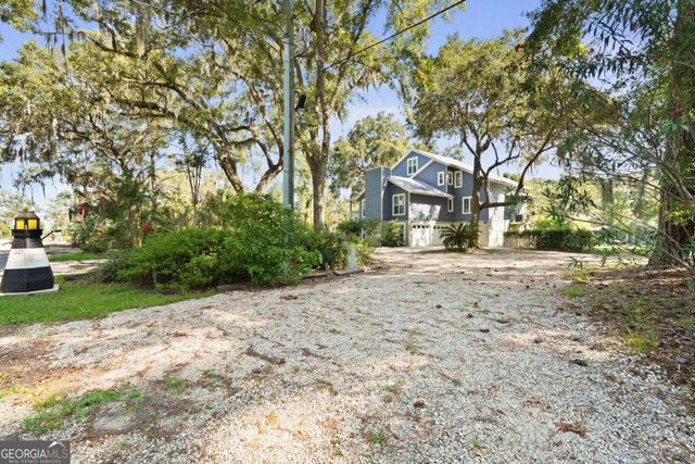 10 Pinetree Road, Midway, GA 31320