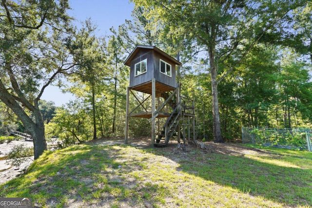 10 Pinetree Road, Midway, GA 31320