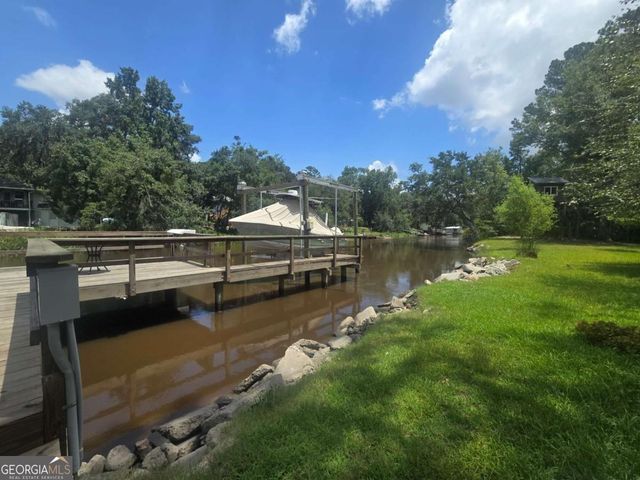 10 Pinetree Road, Midway, GA 31320