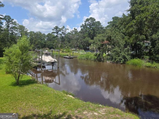 10 Pinetree Road, Midway, GA 31320