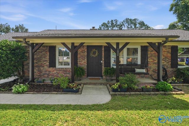 1500 Old Albany Circle SE, Huntsville, AL 35803