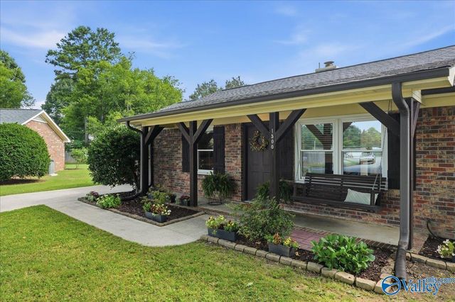 1500 Old Albany Circle SE, Huntsville, AL 35803