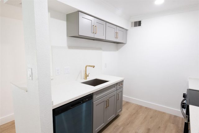 12054 Mighty Oak Drive A, Houston, TX 77066