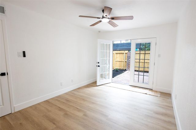 12054 Mighty Oak Drive A, Houston, TX 77066