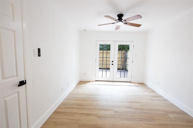 12054 Mighty Oak Drive A, Houston, TX 77066