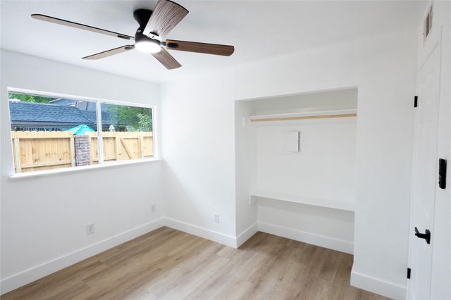 12054 Mighty Oak Drive A, Houston, TX 77066