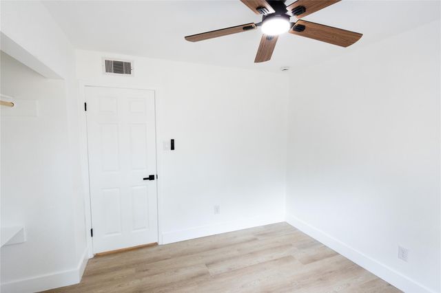 12054 Mighty Oak Drive A, Houston, TX 77066